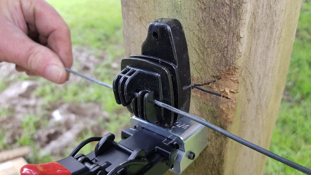 Holeshot Insulator Staple Guide - Fits Stock Ade ST400 / ST400i – Strainrite Fencing Product